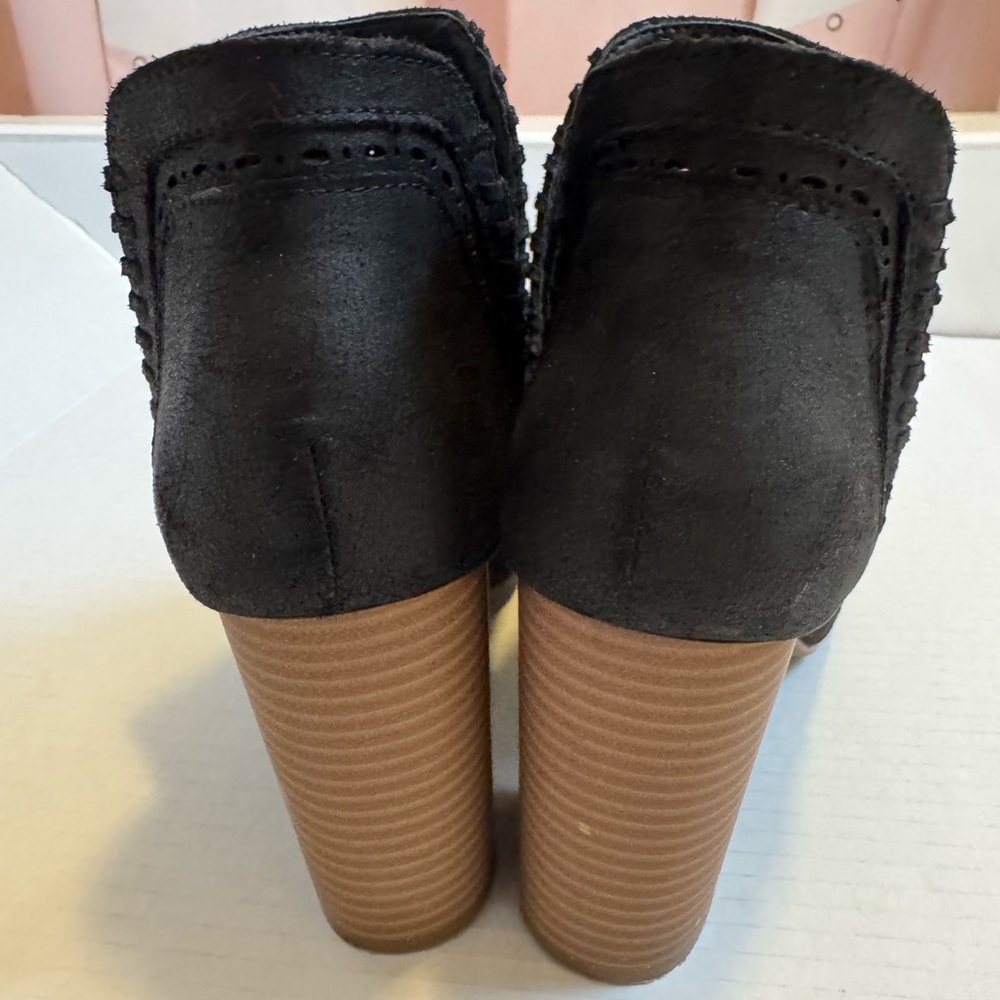 FERGIE Black Women's Peep-Toe Ankle Boots, with cut out design. Pre loved size 8 - Picture 5 of 10